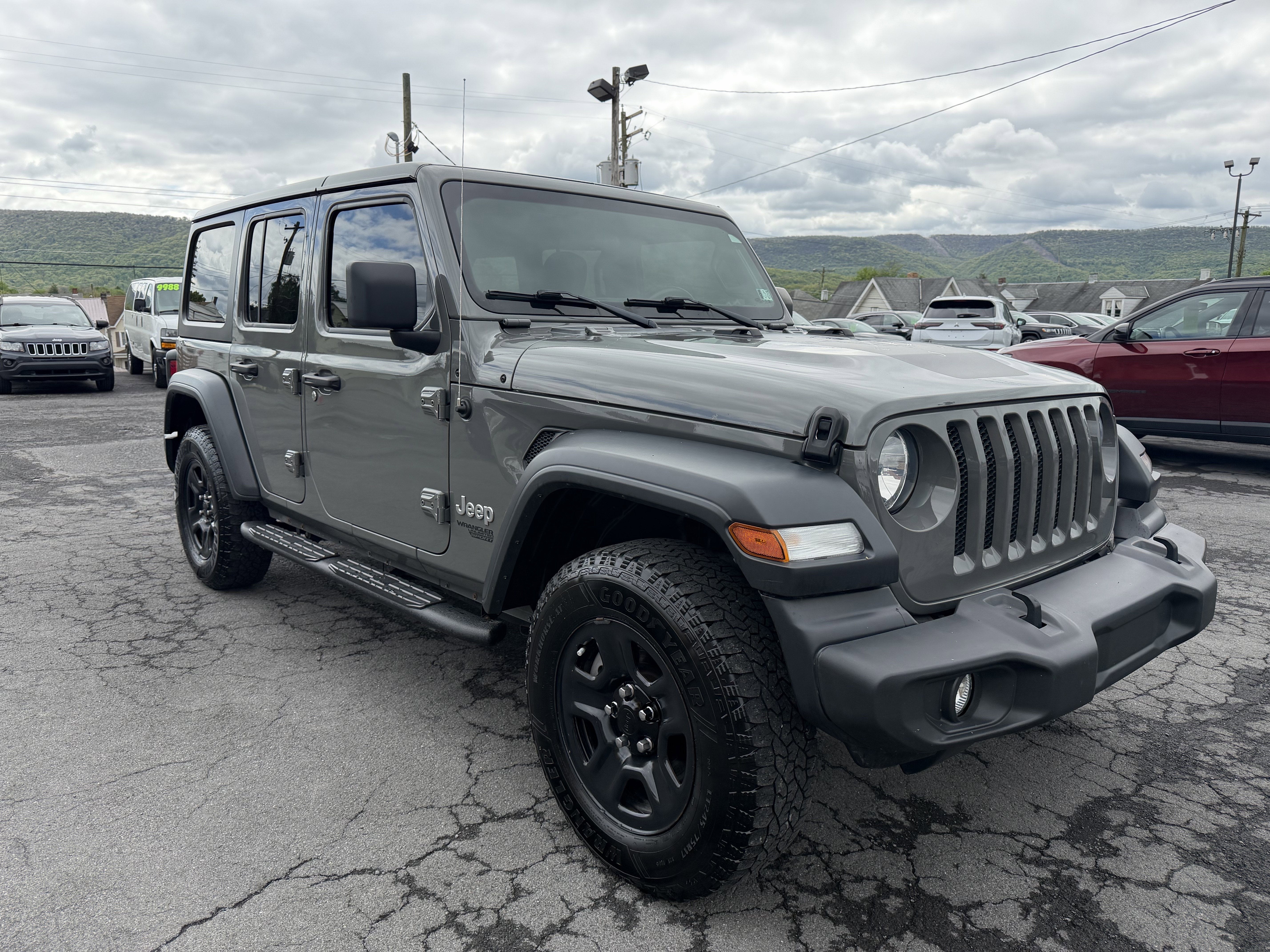 2018 Jeep WRANGLER UNL SPORT