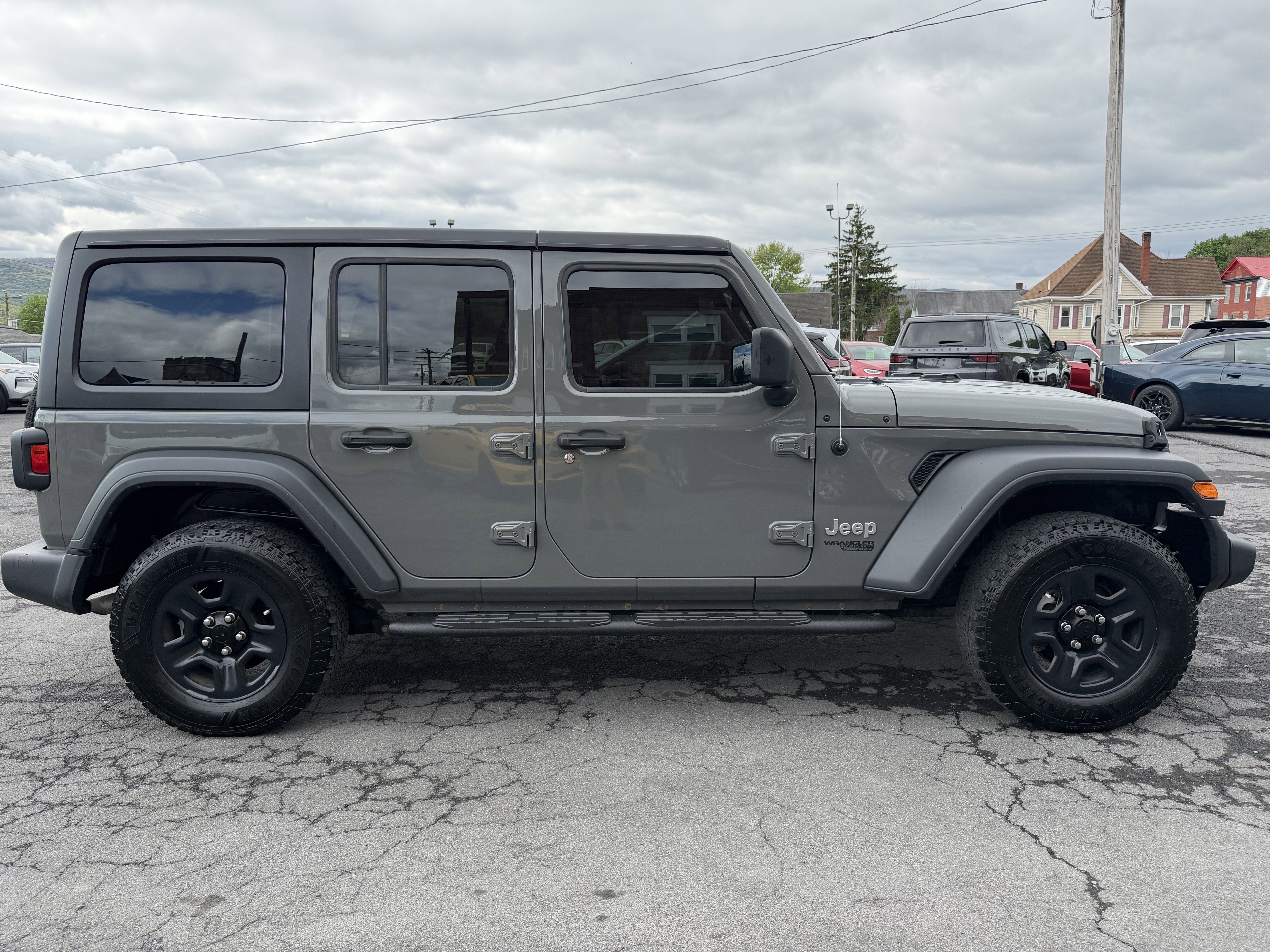 2018 Jeep WRANGLER UNL SPORT