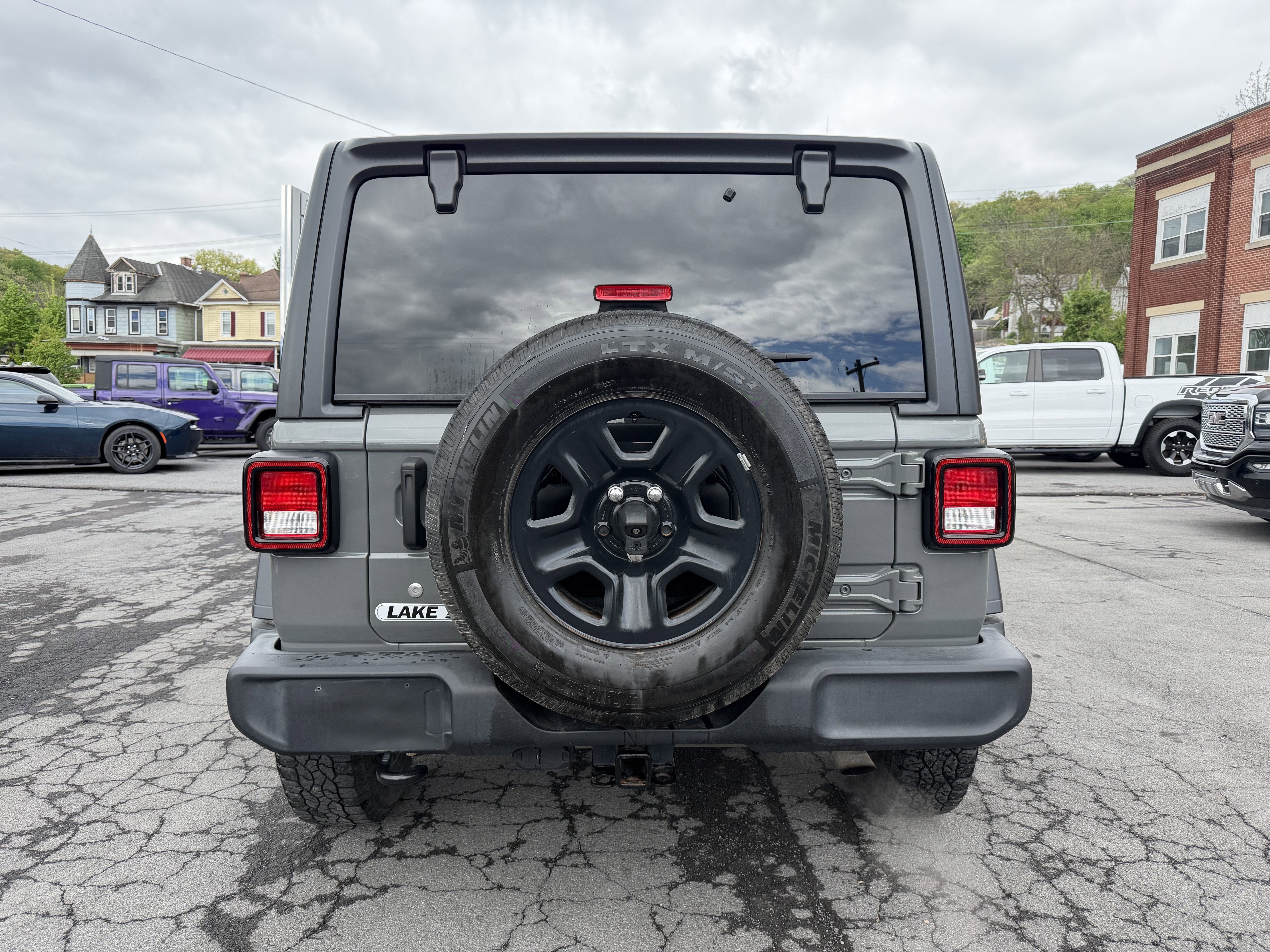2018 Jeep WRANGLER UNL SPORT