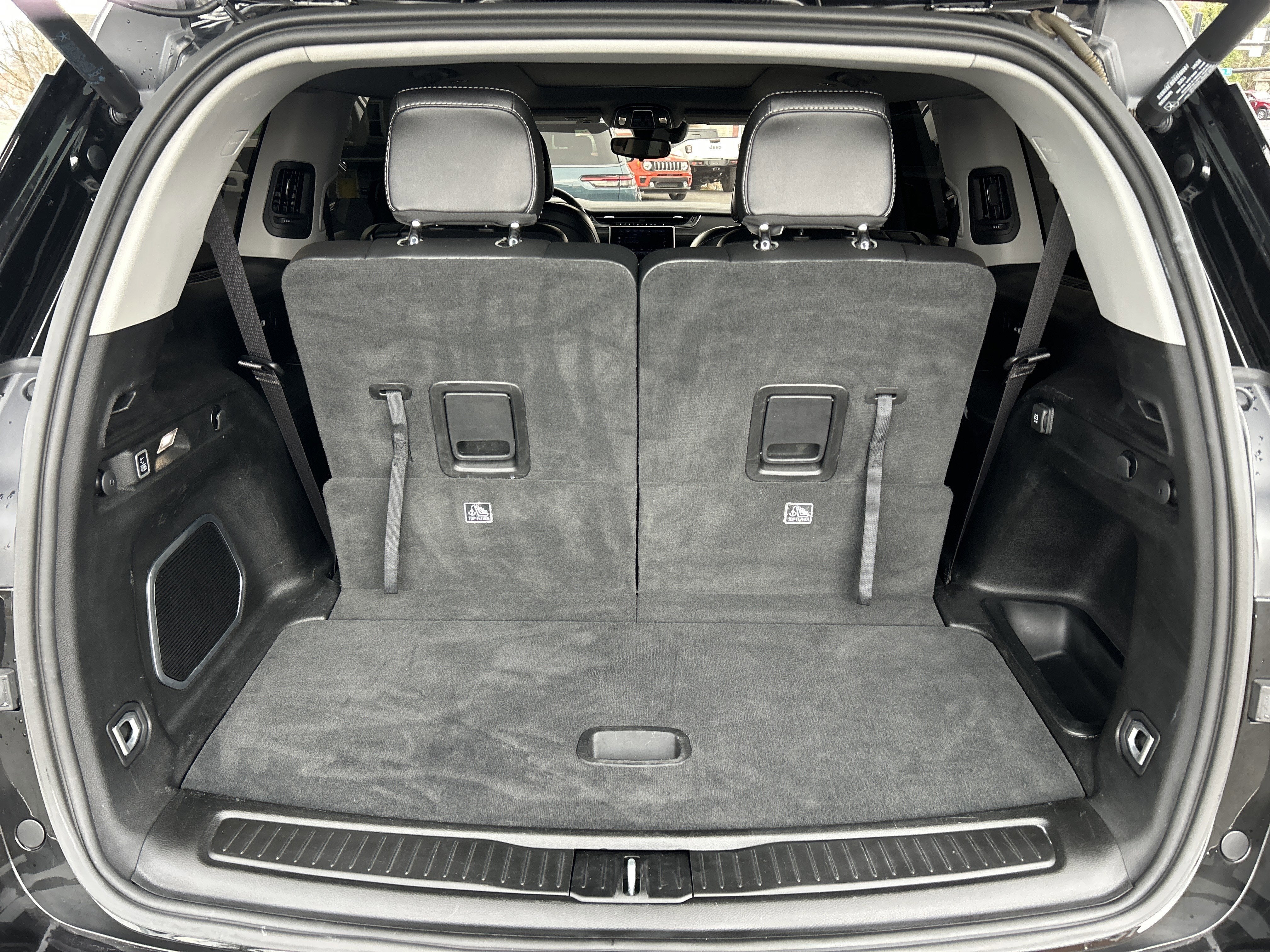 2022 Jeep GRAND CHEROKEE L LIMITED