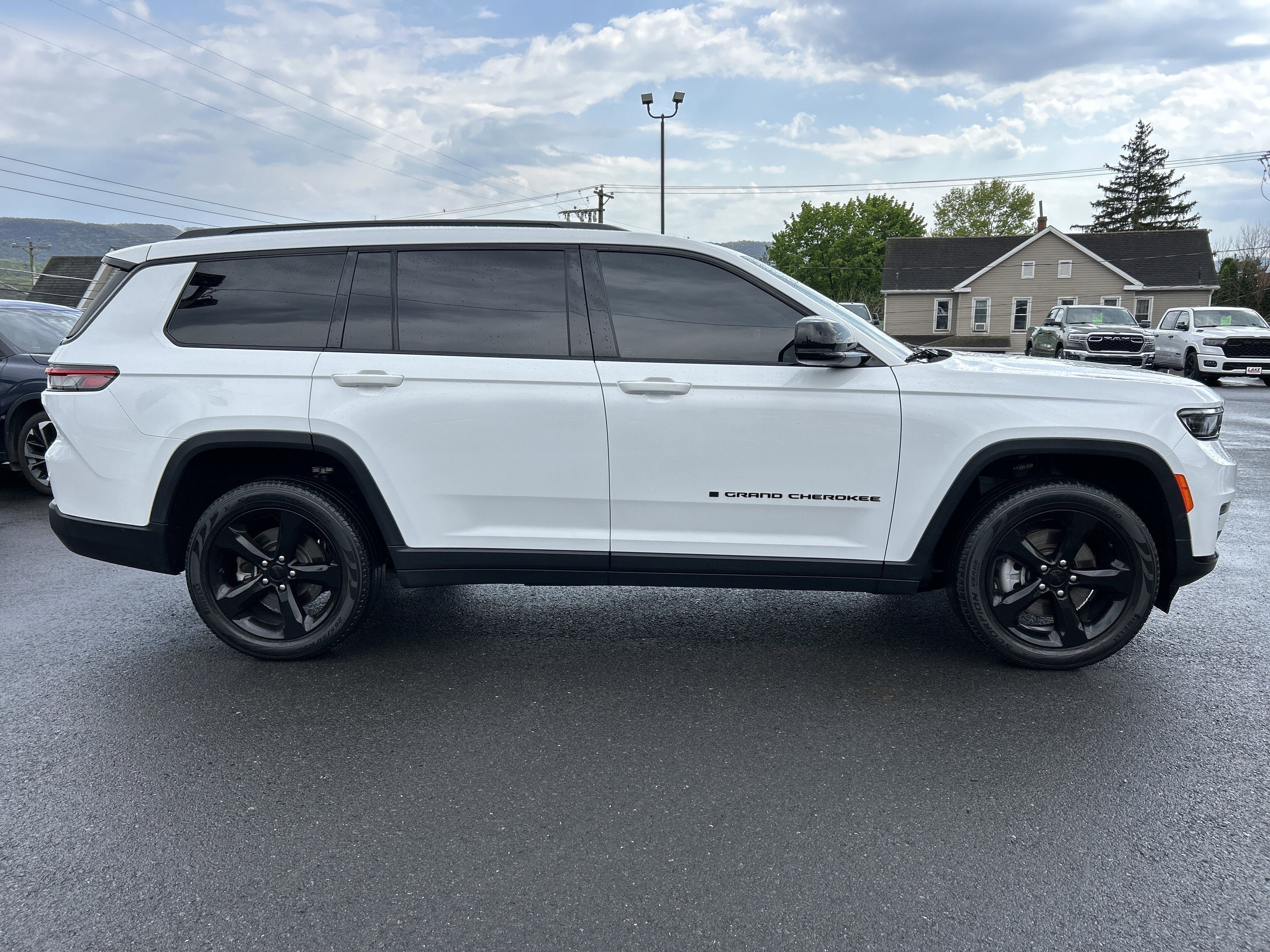 2022 Jeep GRAND CHEROKEE L LIMITED