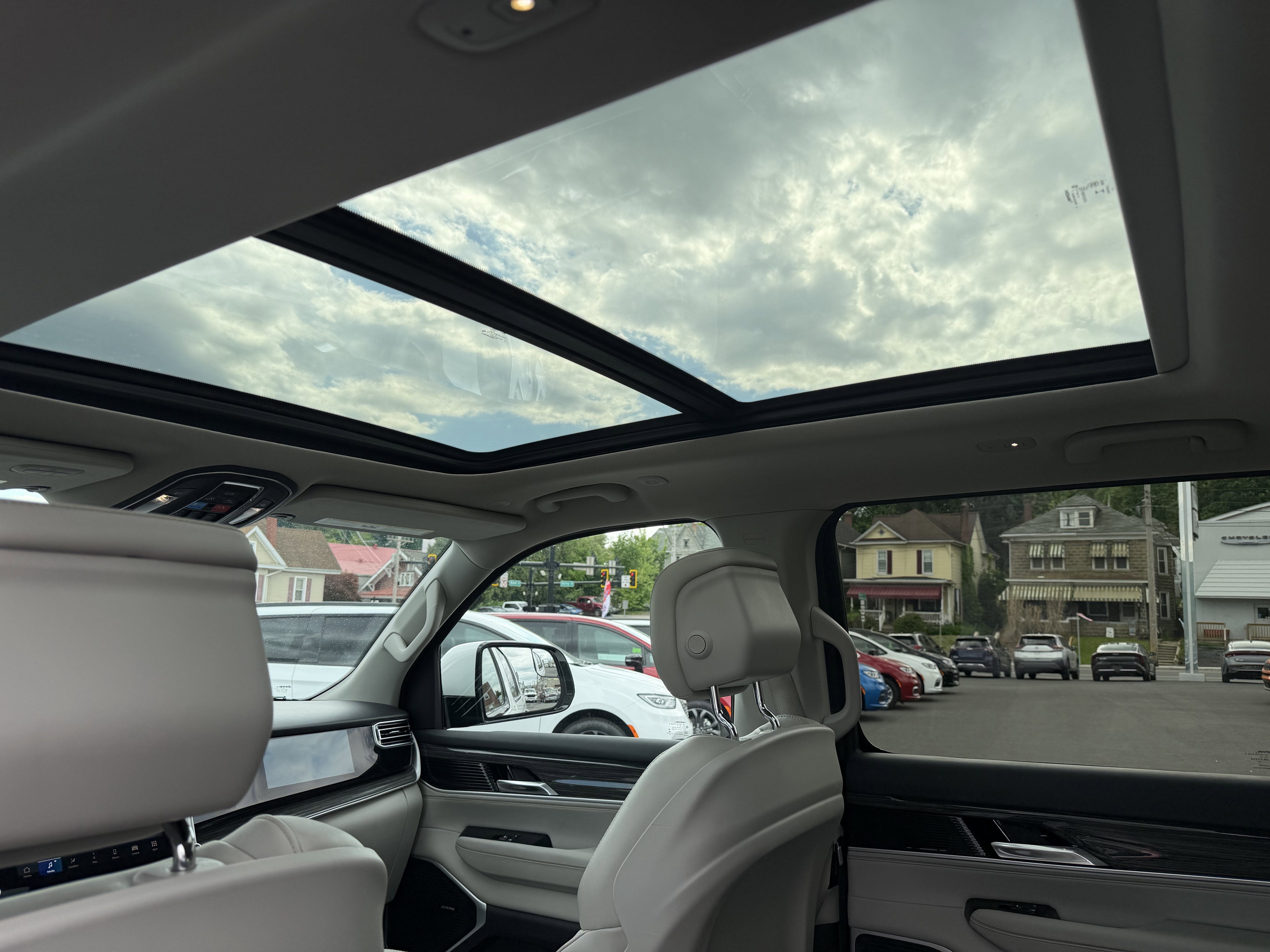 2022 Jeep WAGONEER SERIES SERIES II