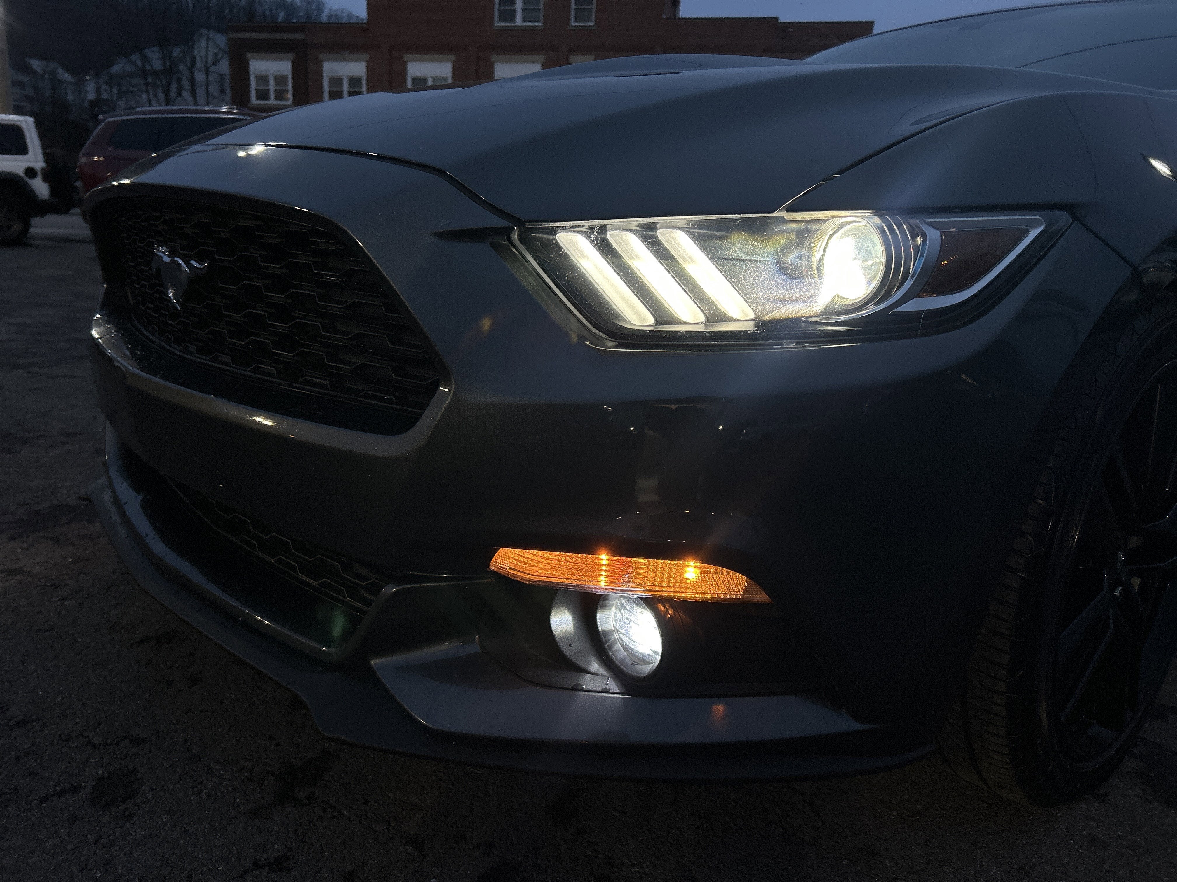 2016 Ford MUSTANG PREMIUM