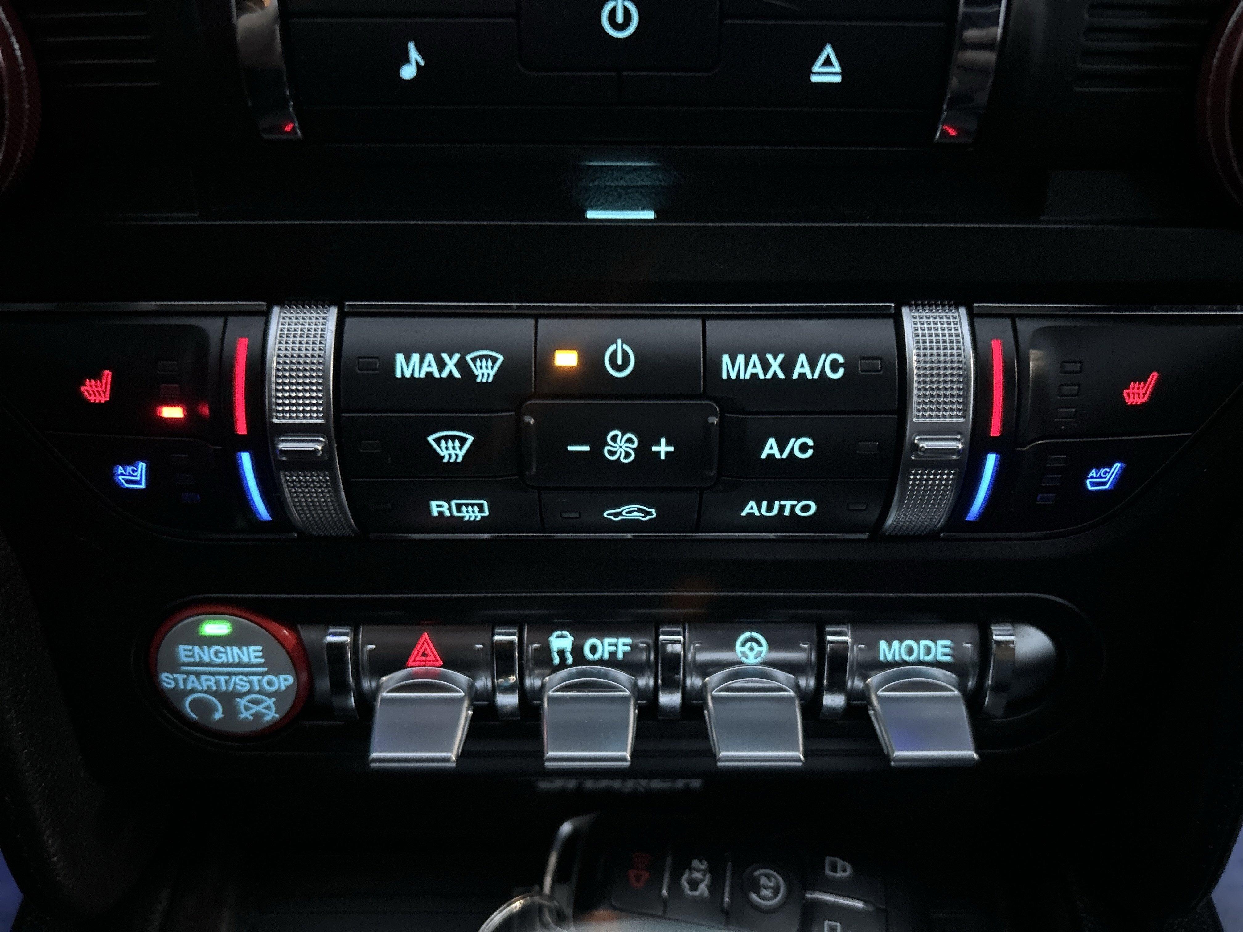 2016 Ford MUSTANG PREMIUM