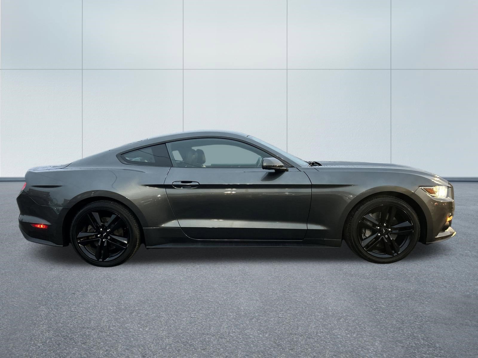 2016 Ford MUSTANG PREMIUM