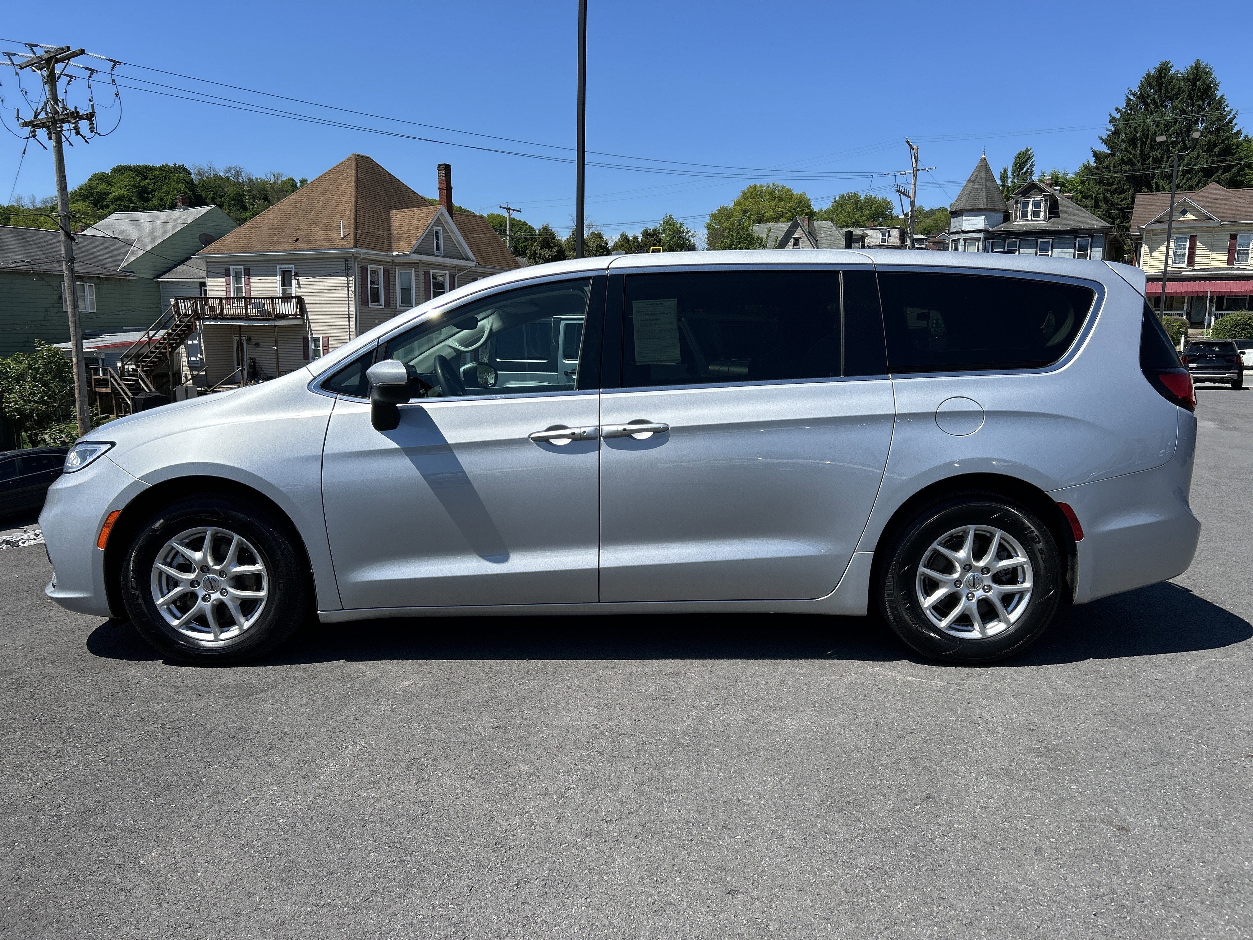 2023 Chrysler PACIFICA TOURING L