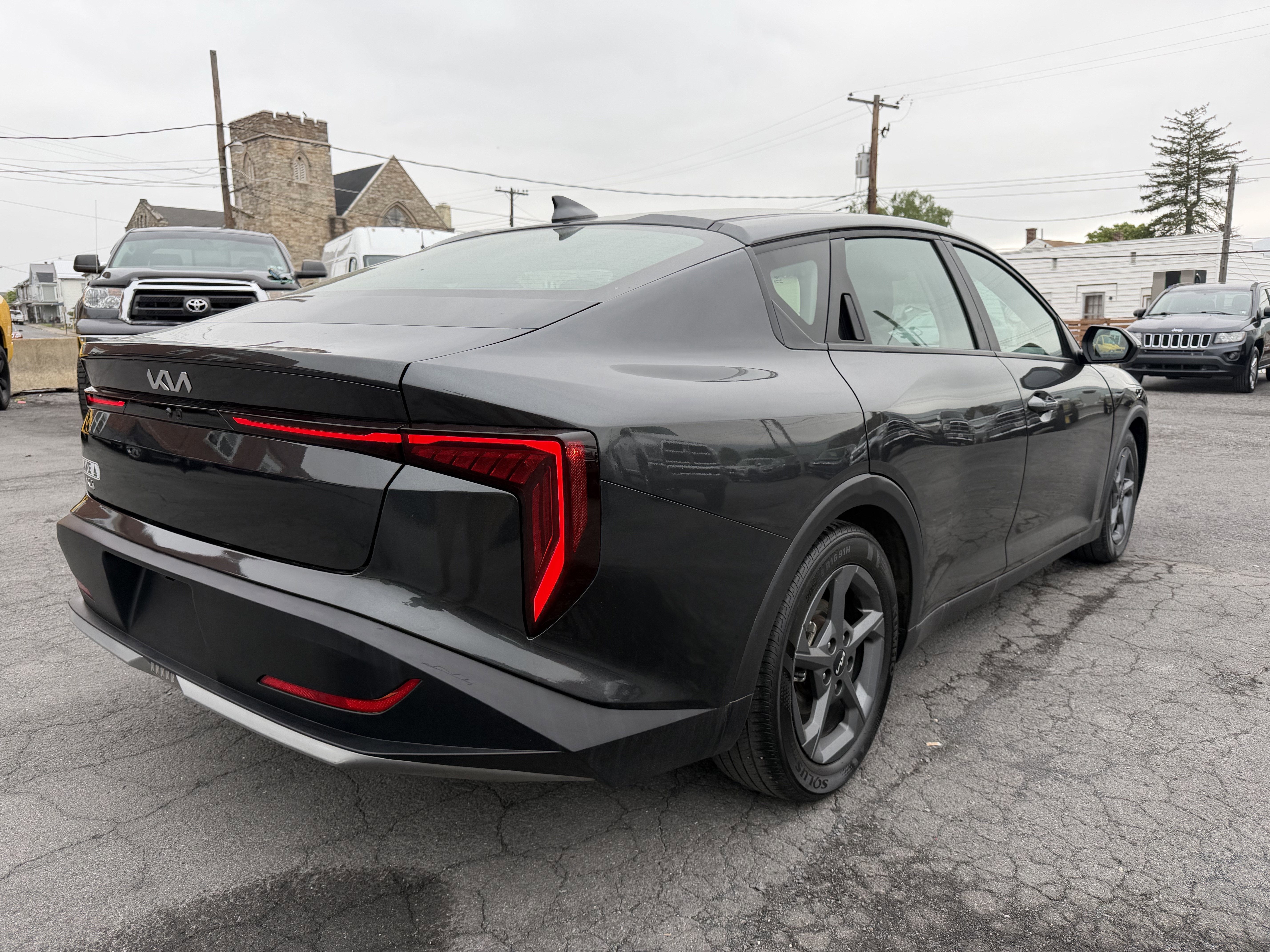 2025 Kia K4 LXS