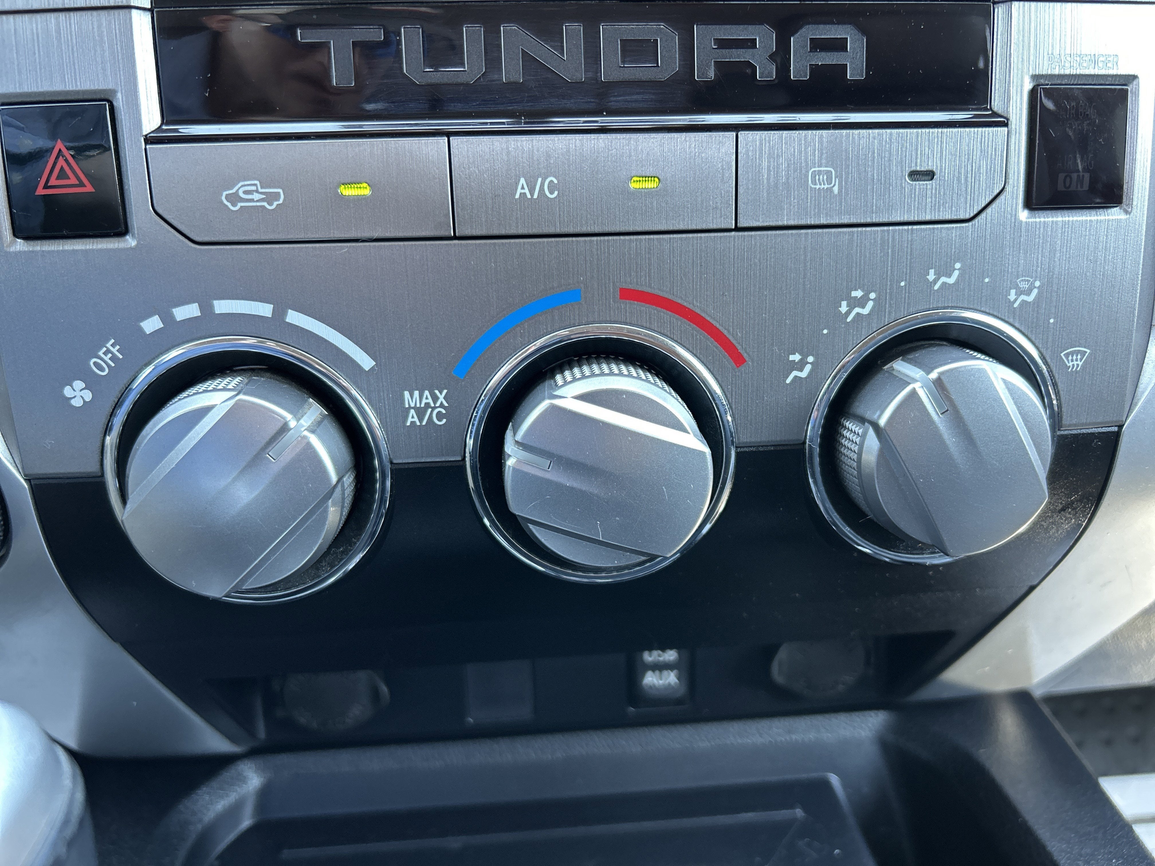 2014 Toyota TUNDRA SR5