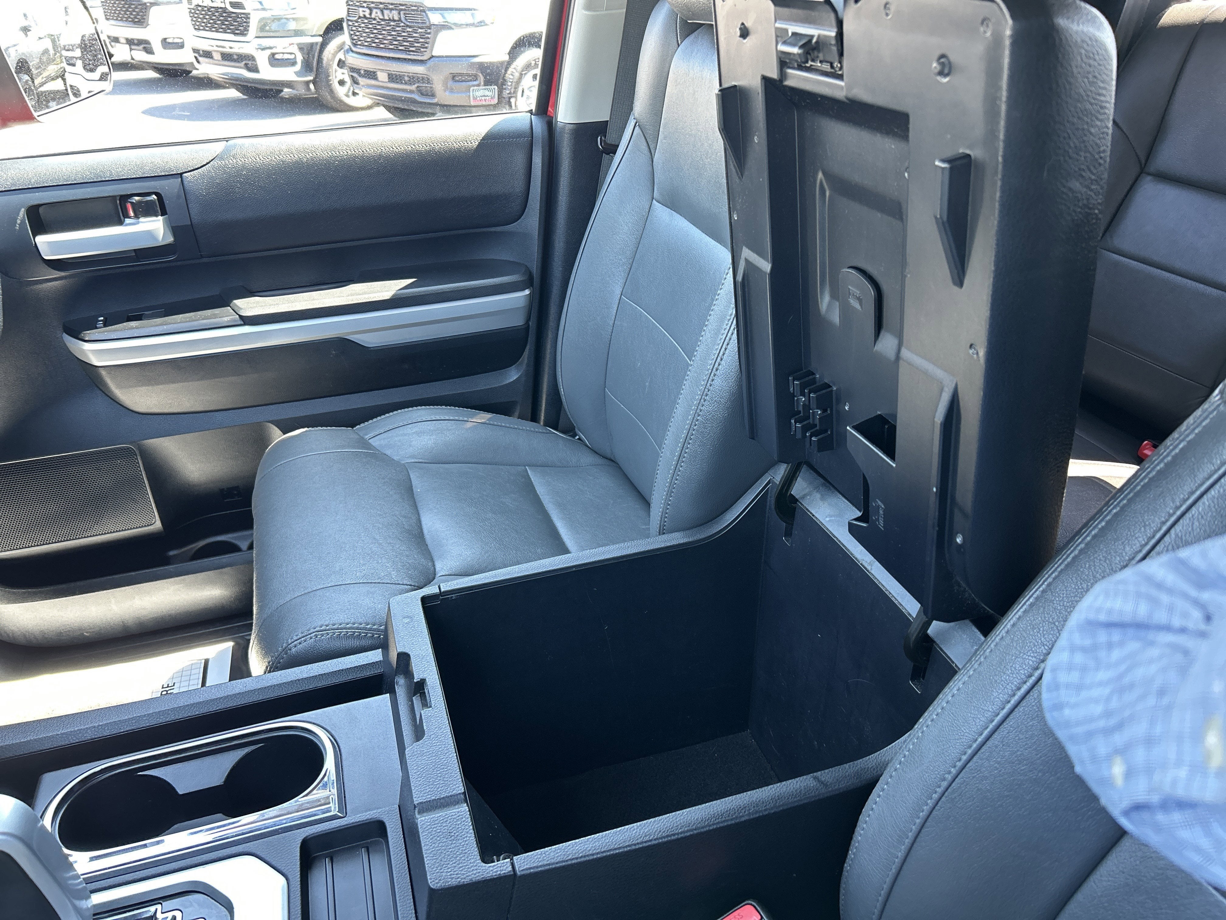 2014 Toyota TUNDRA SR5