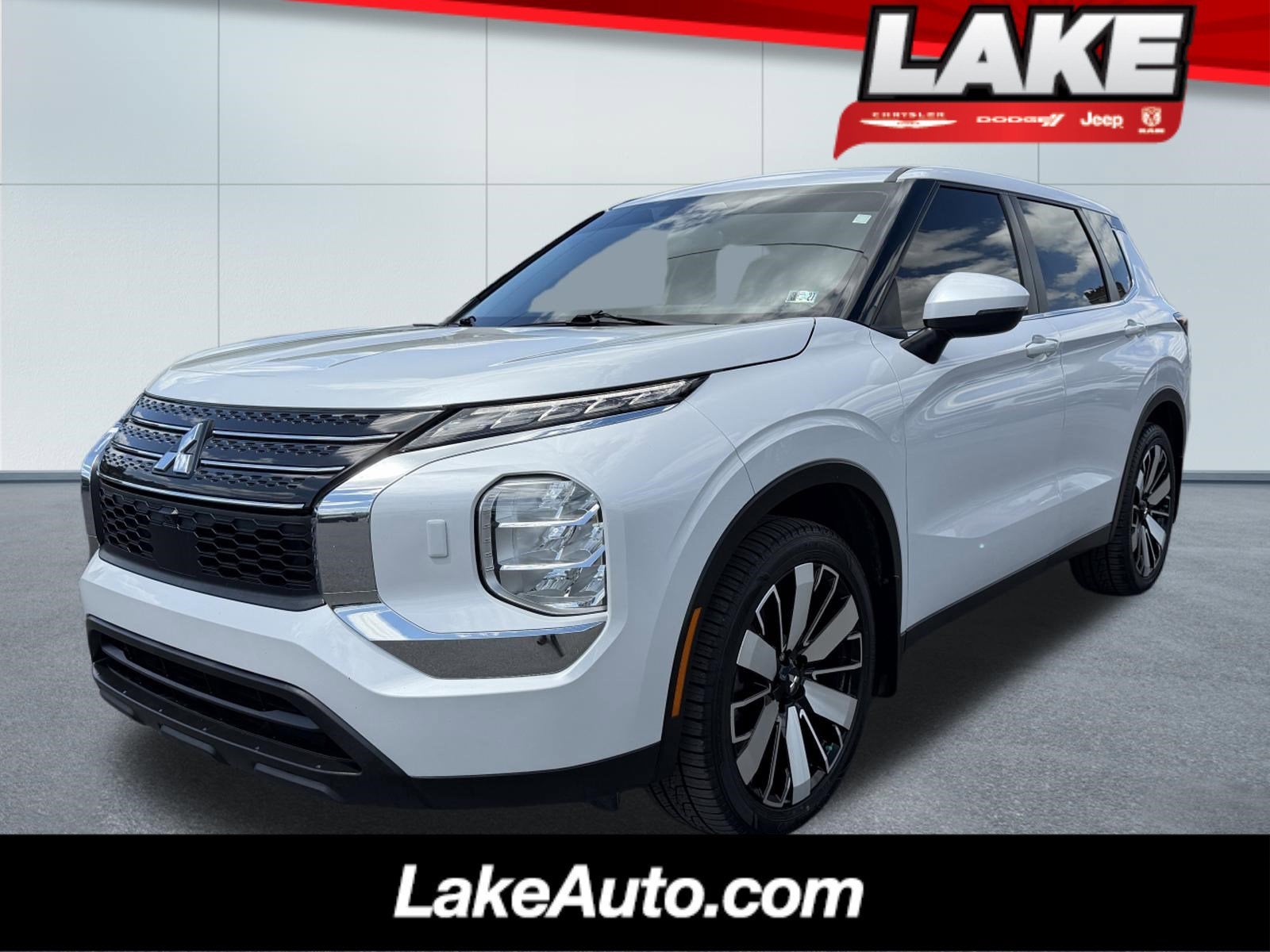 2022 Mitsubishi OUTLANDER ES
