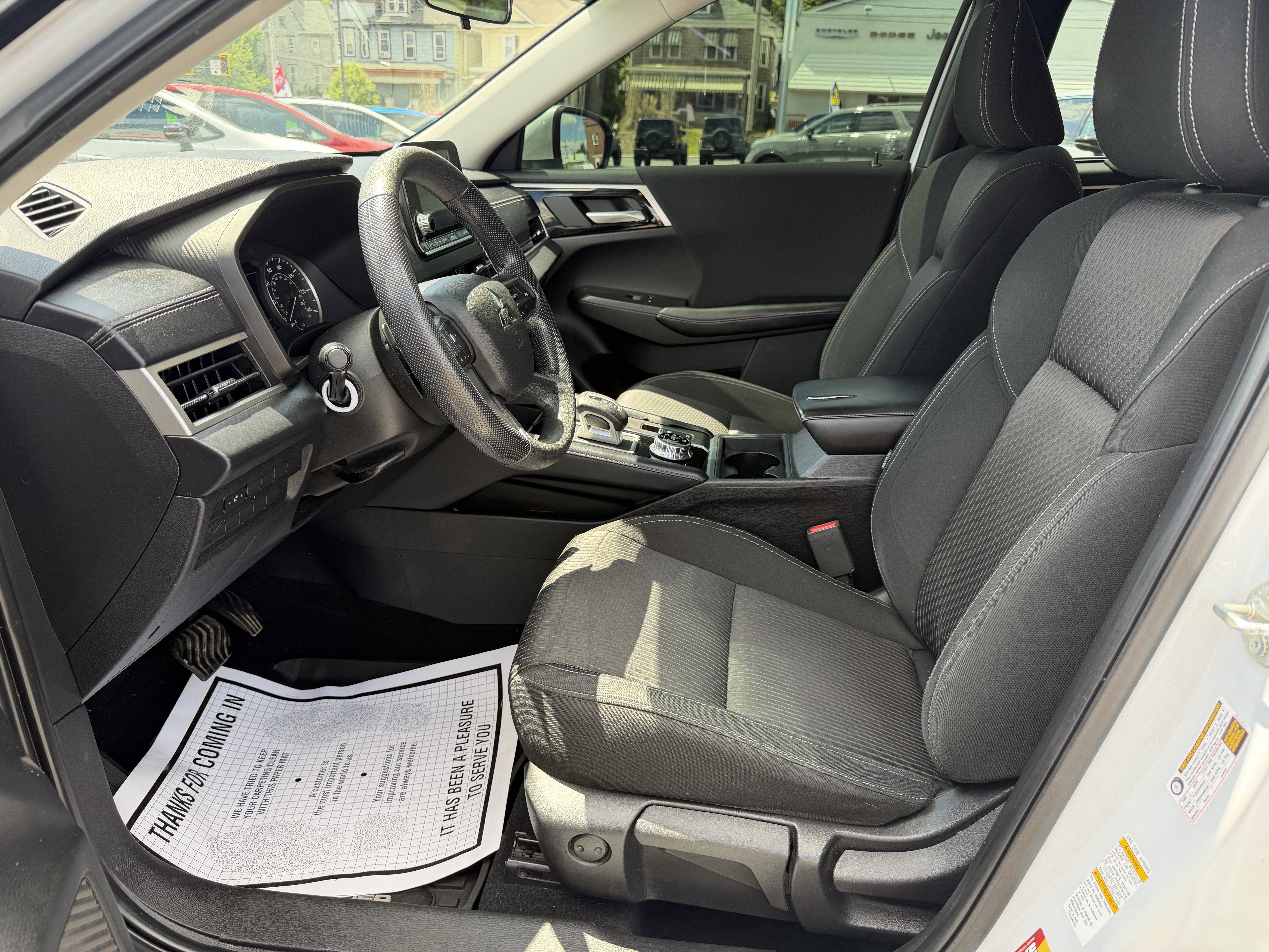 2022 Mitsubishi OUTLANDER ES