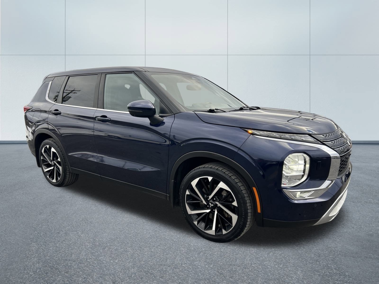 2022 Mitsubishi OUTLANDER SE