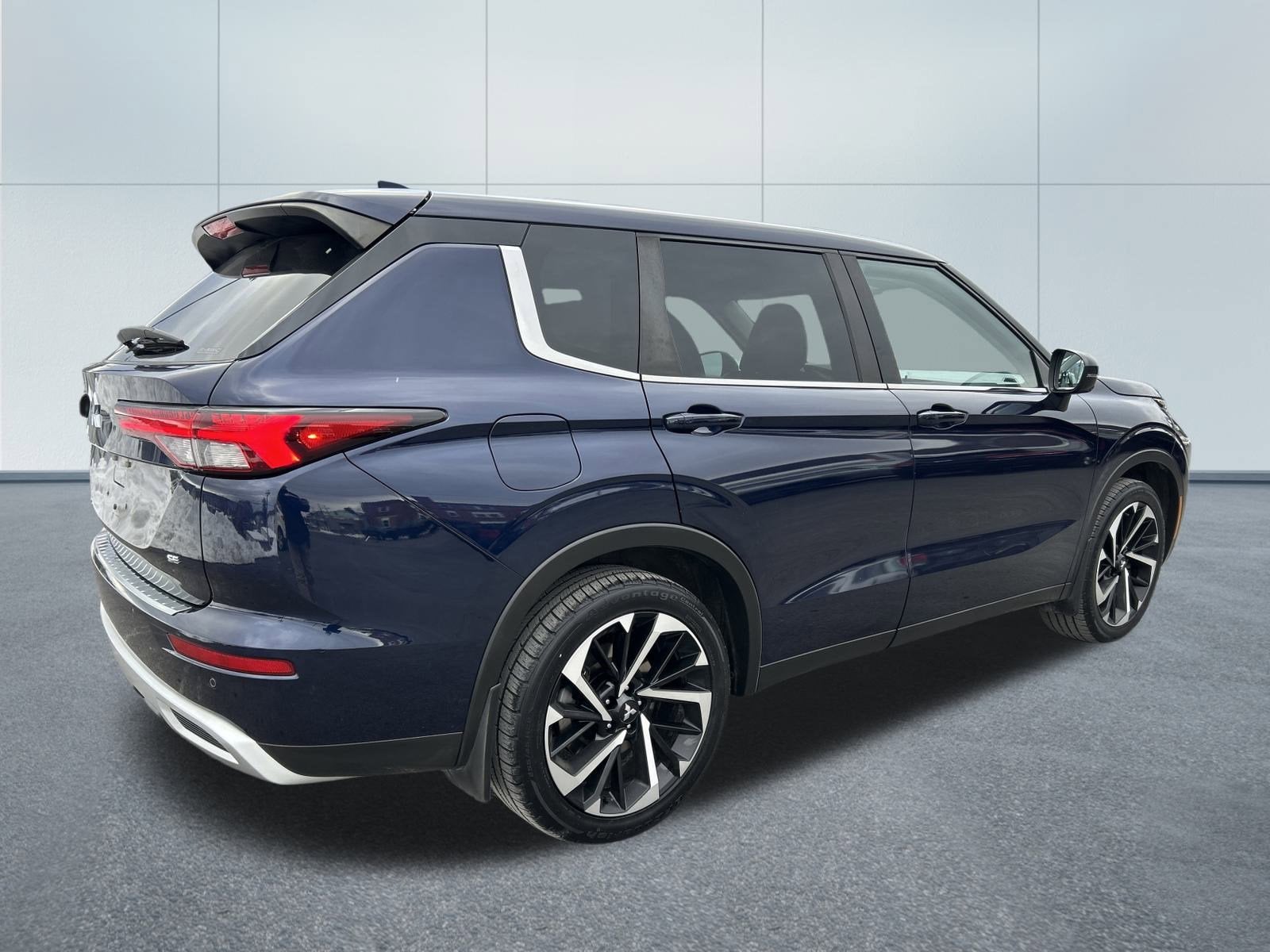 2022 Mitsubishi OUTLANDER SE