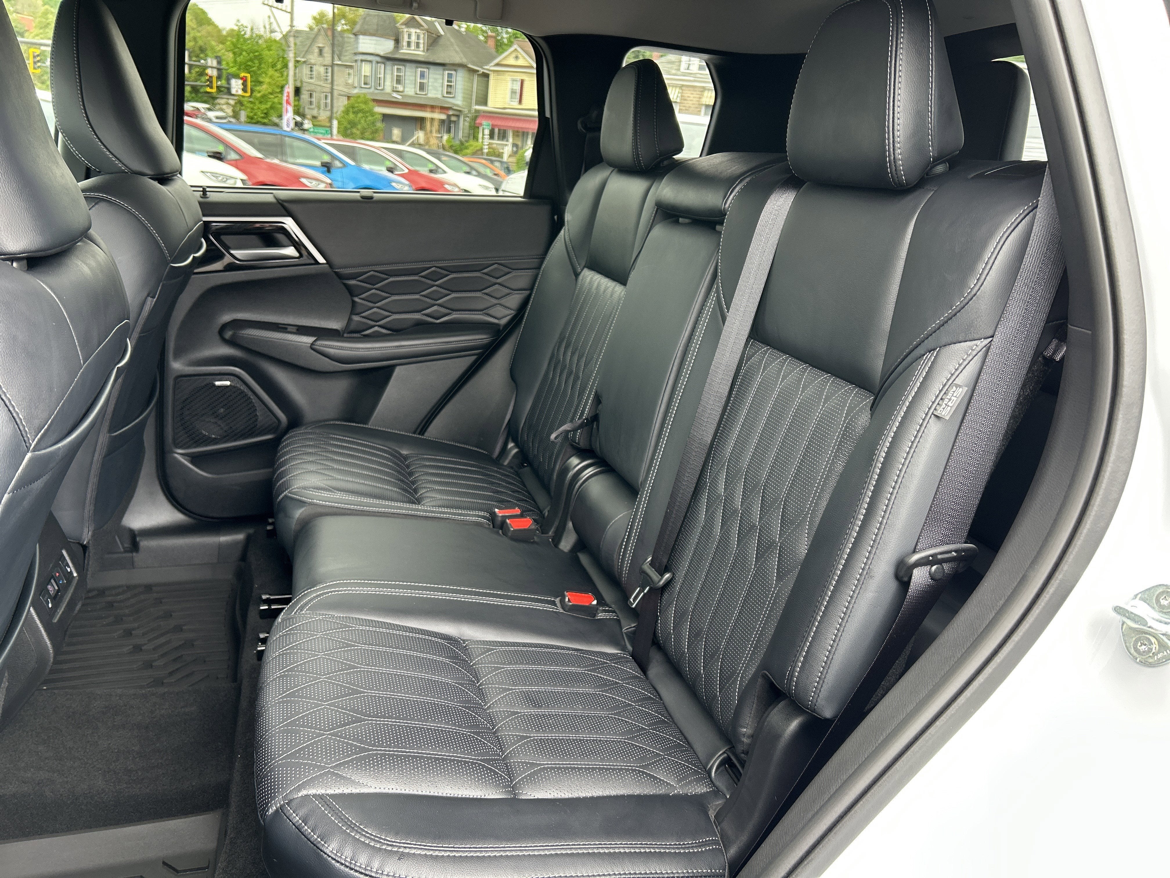 2025 Mitsubishi OUTLANDER SEL