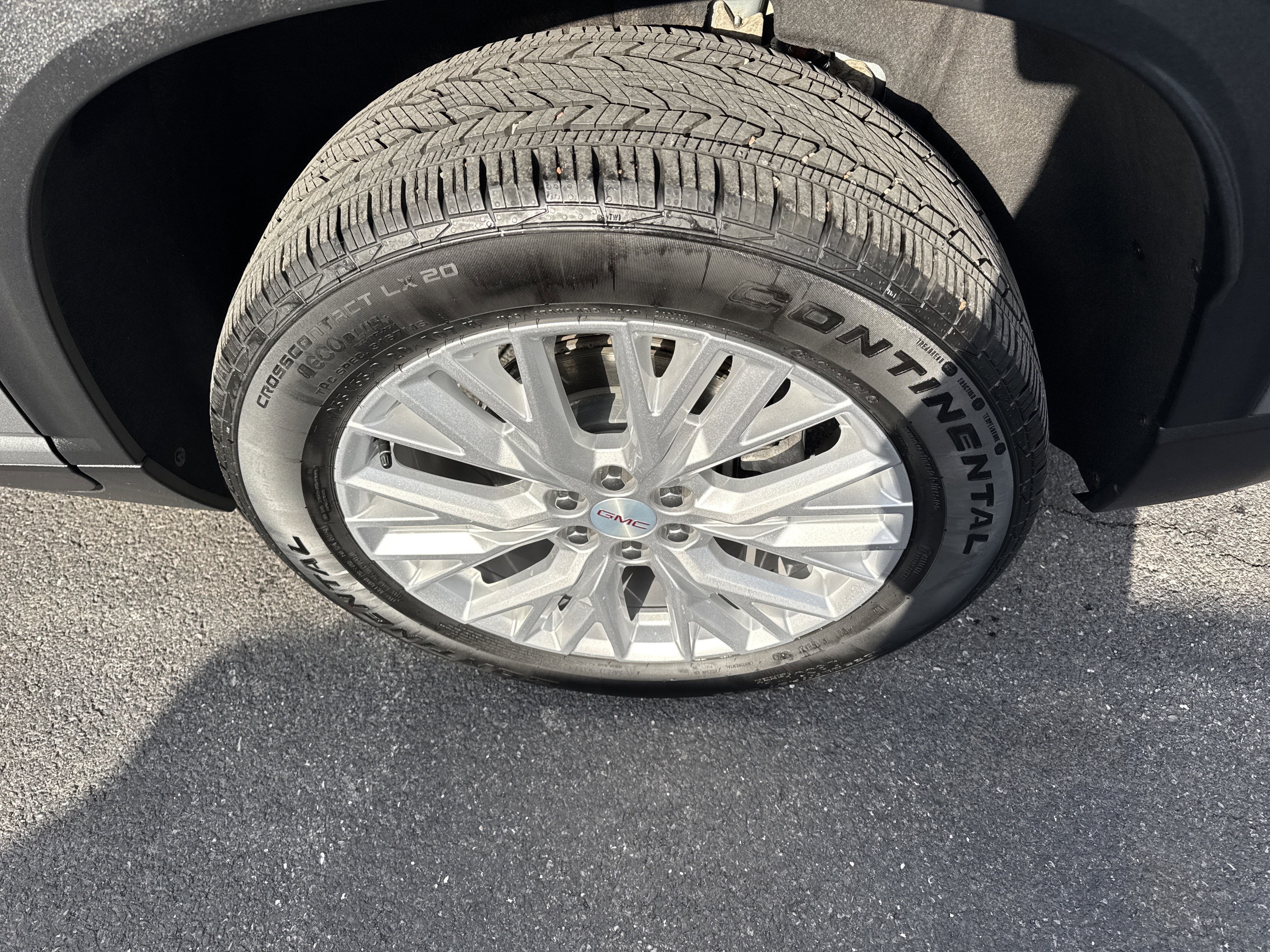 2024 GMC Acadia Elevation