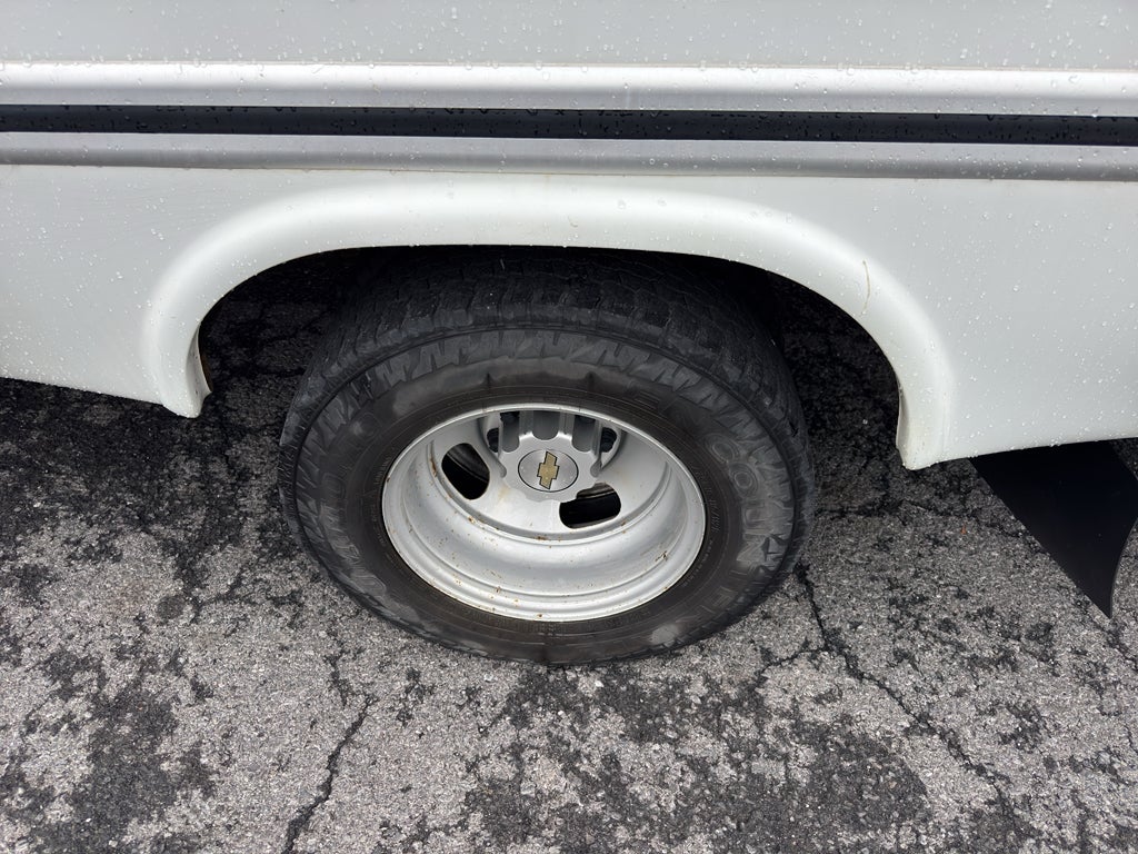 2017 Chevrolet Express Cutaway 3500 Work Van