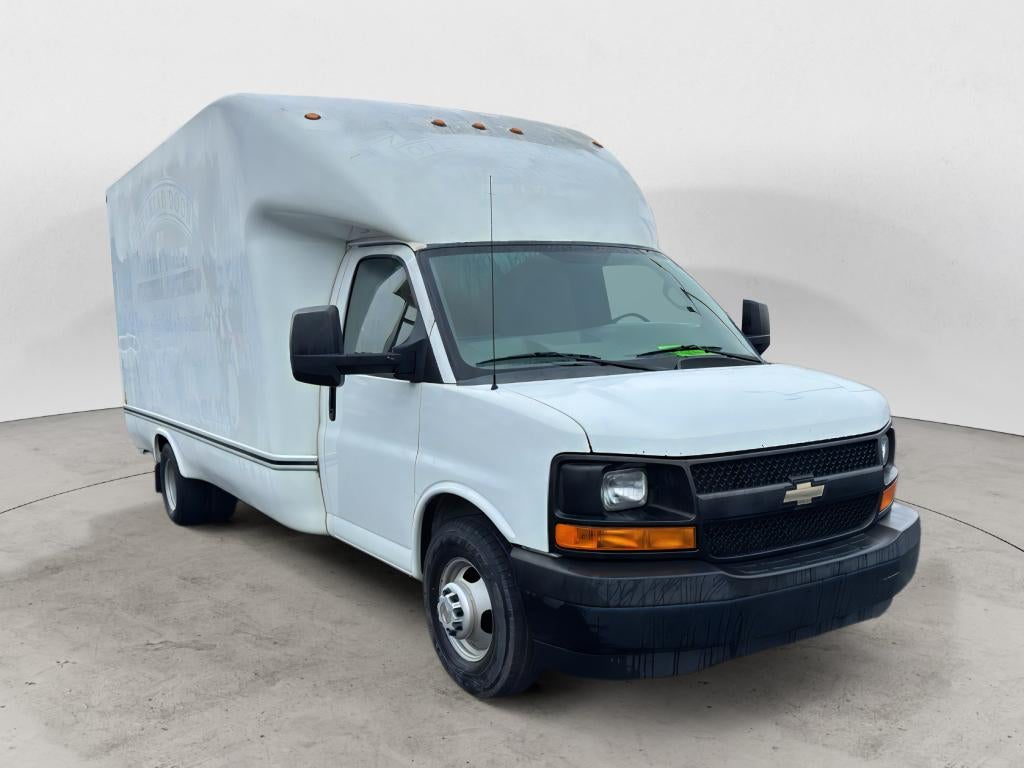 2017 Chevrolet Express Cutaway 3500 Work Van