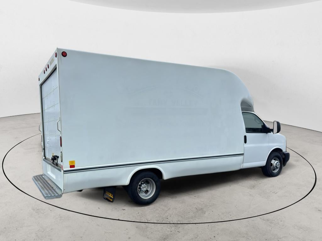 2017 Chevrolet Express Cutaway 3500 Work Van