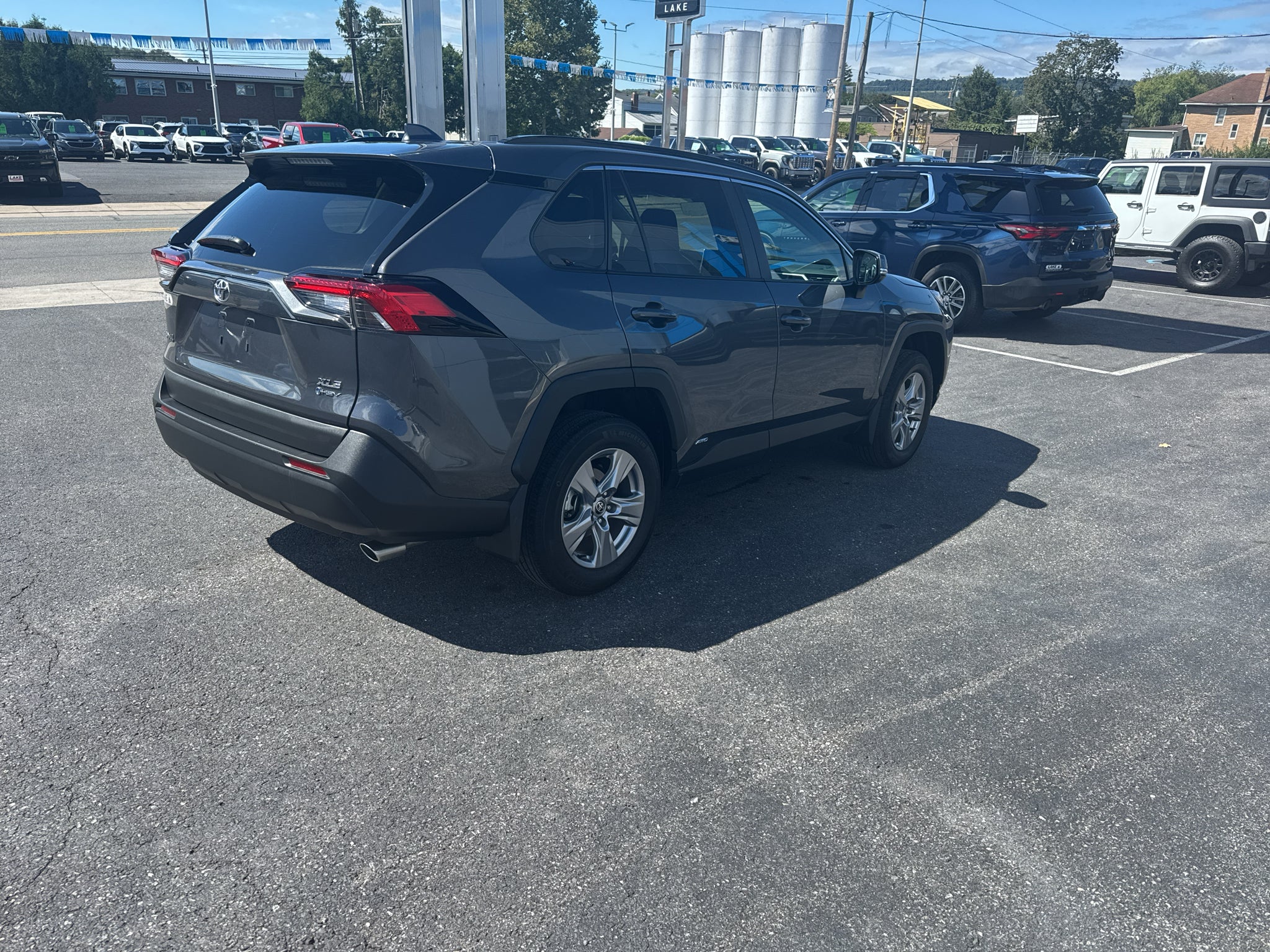 2025 Toyota RAV4 Hybrid XLE