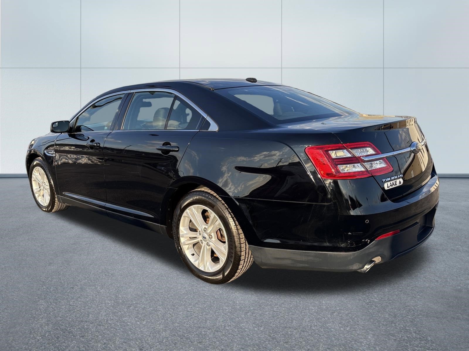 2016 Ford TAURUS SEL