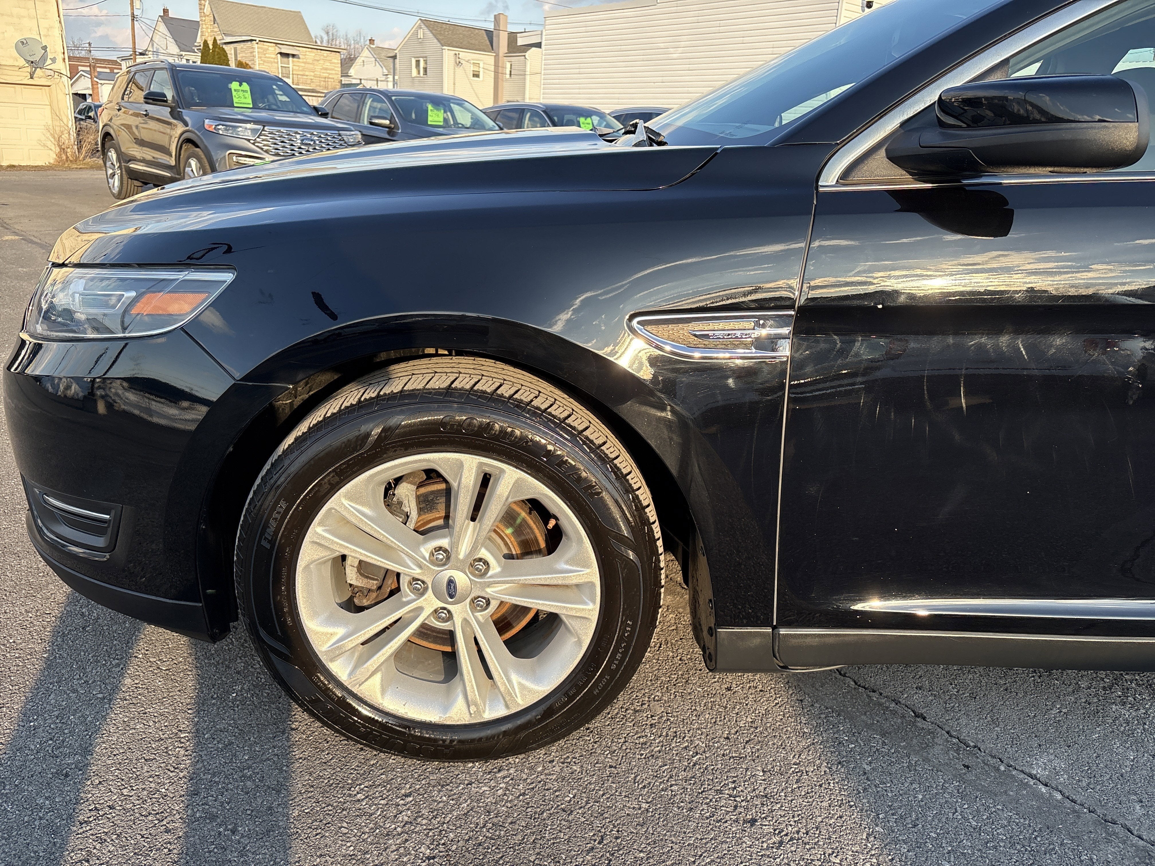 2016 Ford TAURUS SEL