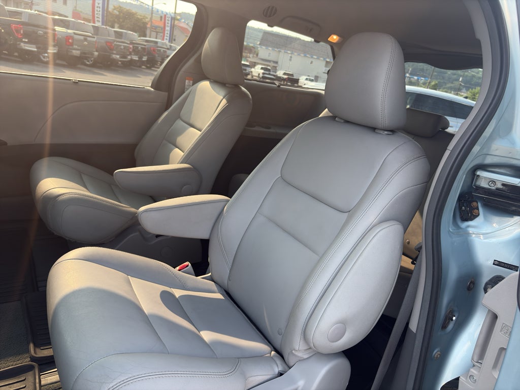 2015 Toyota Sienna XLE Premium