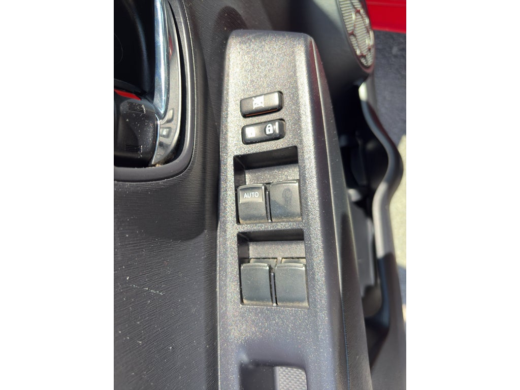 2012 Toyota Yaris LE