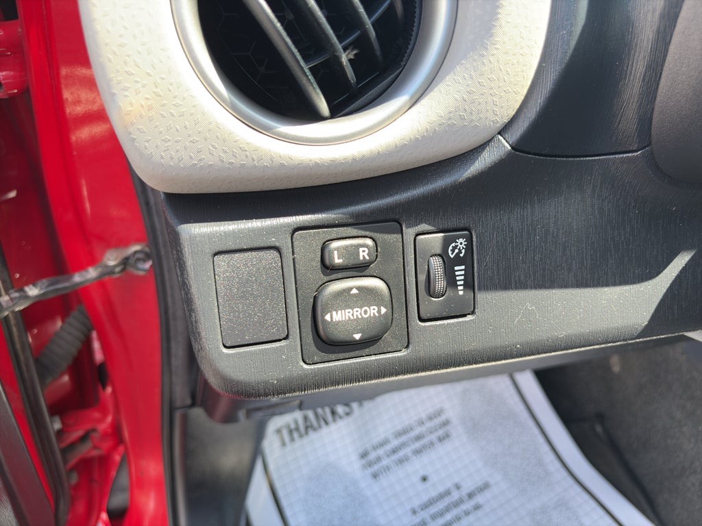 2012 Toyota Yaris LE